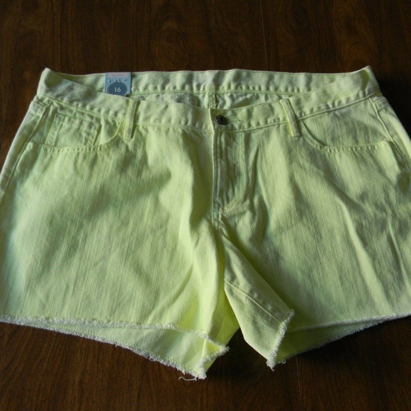 Old Navy Pants - Old Navy 14 Lime Yellow Diva Fit Denim Shorts NWT